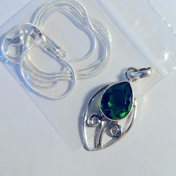 5CT Natural Peridot Pendant Necklace NWT - Picture 3 of 4